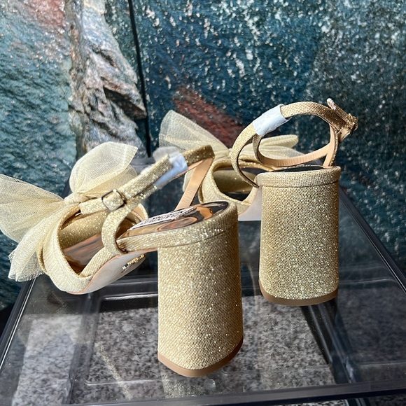 Tess Block Heel With Poof - Picture 7 of 12